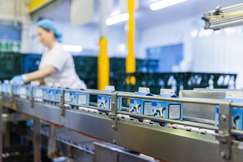 Milk packaging unit