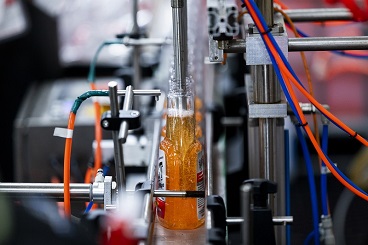 Decanting machine