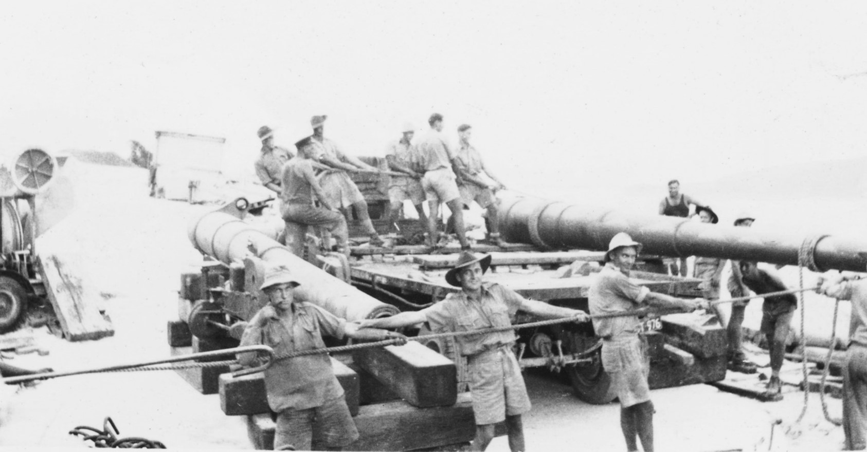 Manouevring the 6 inch guns up Tomaree headland